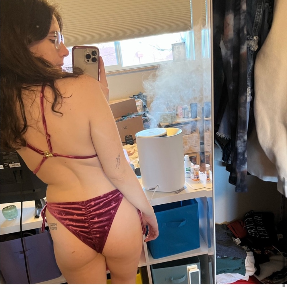 Valentina Voight Bikini - Picture 3 of 4